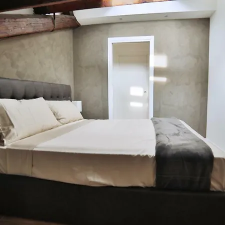 Moscova Attic Near Duomo * מילאנו